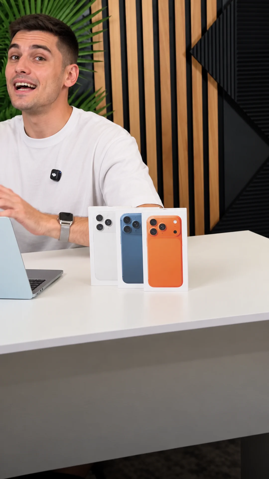 Кадр рекламного ролика с предложением AirPods